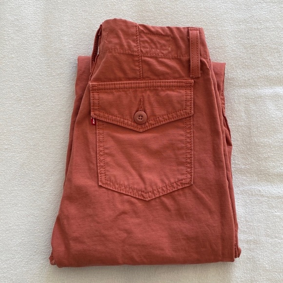 Levi’s | Ribcage Straight Cargo Pant - Picture 1 of 9